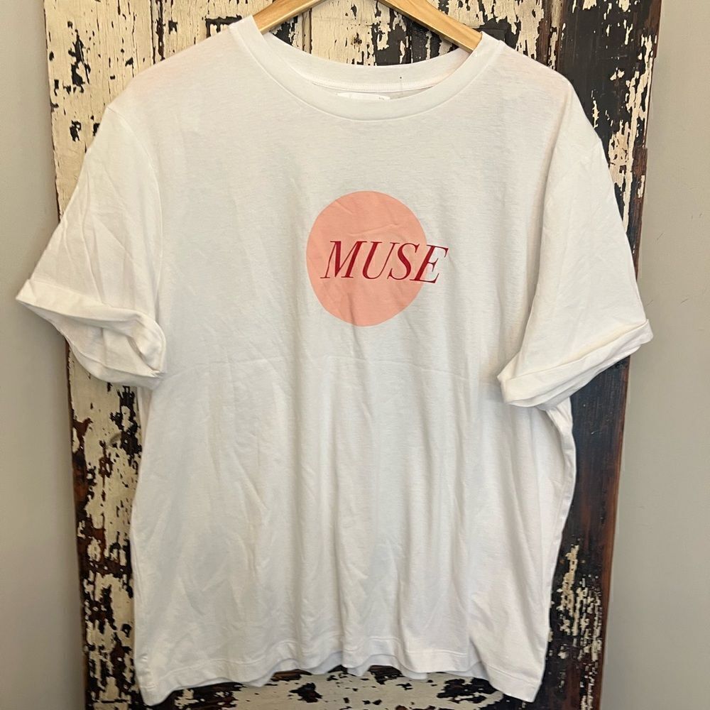 Women’s Oak + Fort Muse T-shirt. Size XL.